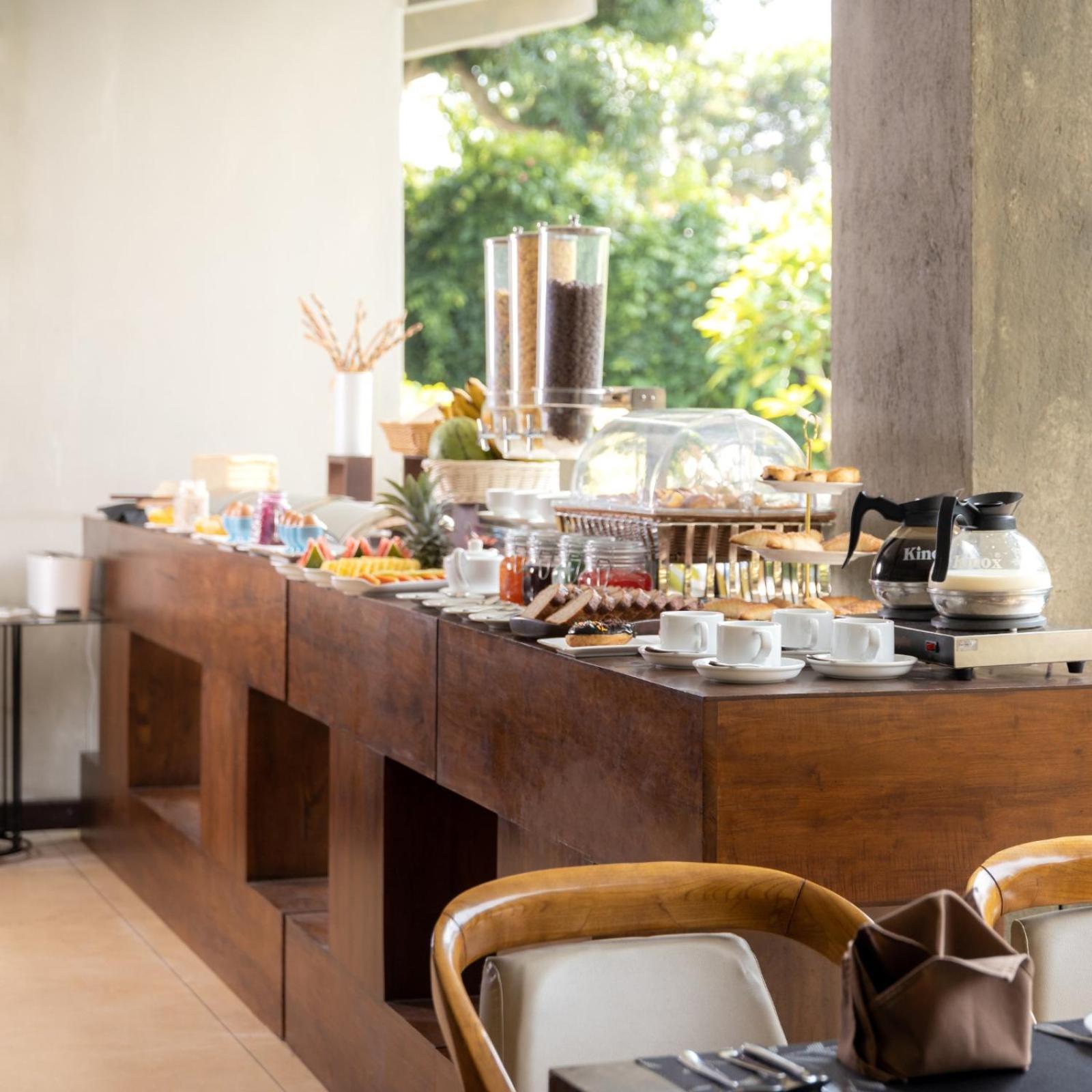 נגומבו Seahorse Hotel & Spa מראה חיצוני תמונה